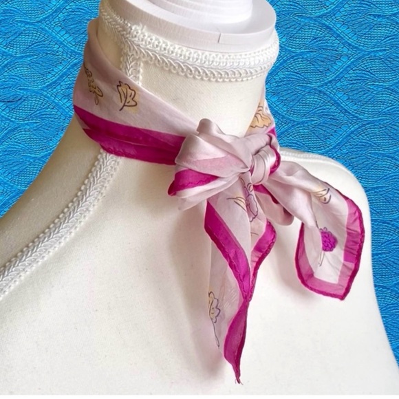 Elegant Pink Floral Scarf - Picture 4 of 12